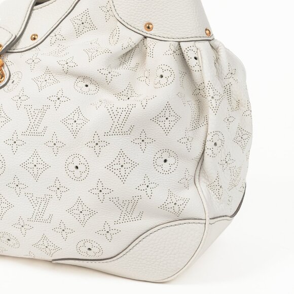 Louis Vuitton Solar GM White Mahina Perforated Leather Hobo - Picture 9 of 15